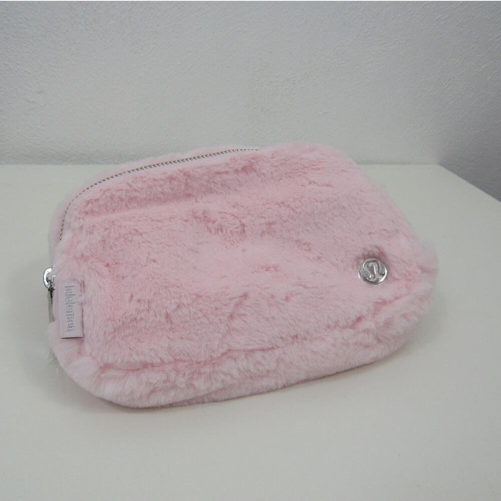 Lululemon Everywhere Belt Bag Plush Fleece in Strawberry Milkshake Baby Pink - Picture 2 of 5